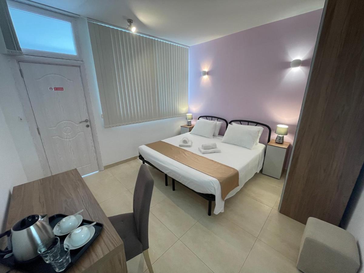 Bed and Breakfast Alina Boutique Living Виктория Экстерьер фото