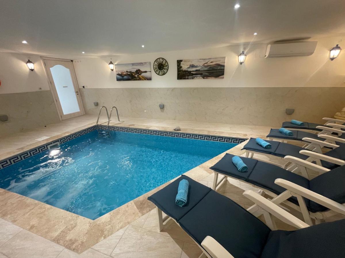 Bed and Breakfast Alina Boutique Living Виктория Экстерьер фото