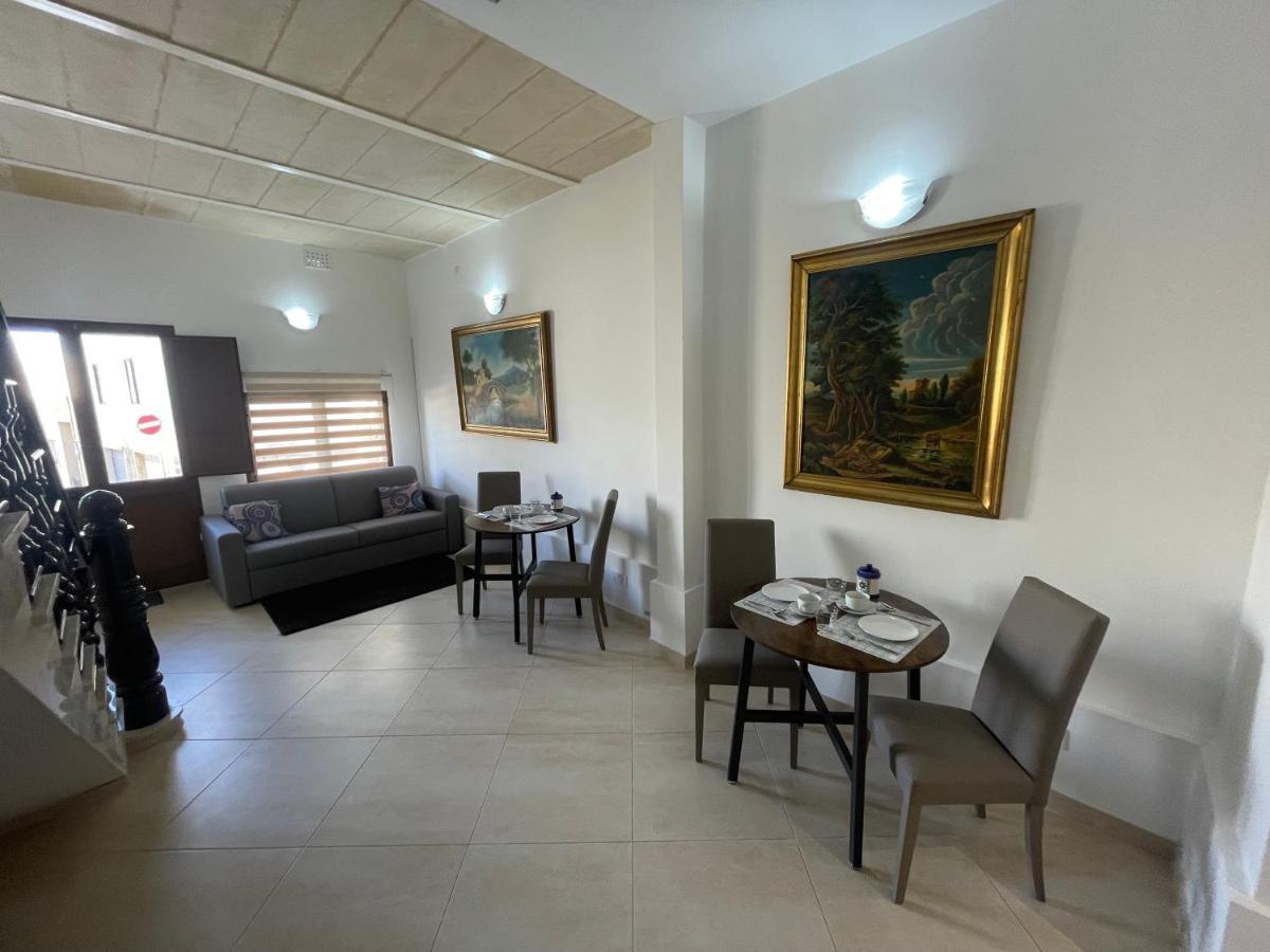 Bed and Breakfast Alina Boutique Living Виктория Экстерьер фото