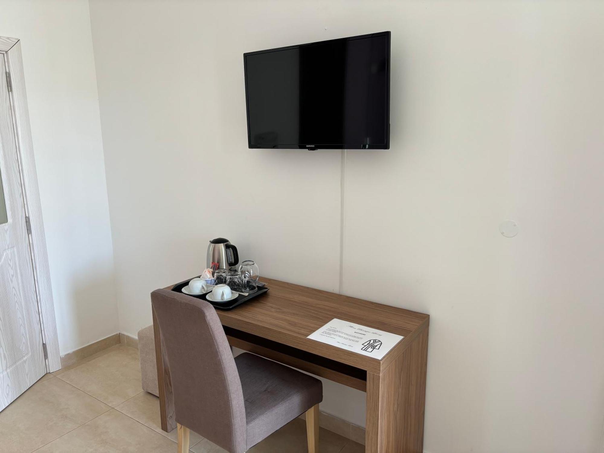 Bed and Breakfast Alina Boutique Living Виктория Экстерьер фото